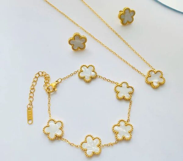 Four leaf set